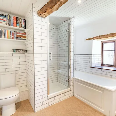 5 Bed In Kendal Oc-88095