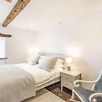 5 Bed In Kendal Oc-88095